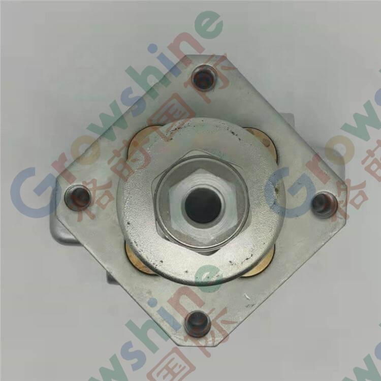 Joystick 9247135 9257577 Pilot Valve Yb60000571 for Hitachi excavator Zax120 Zax200 Zax240 Zax330