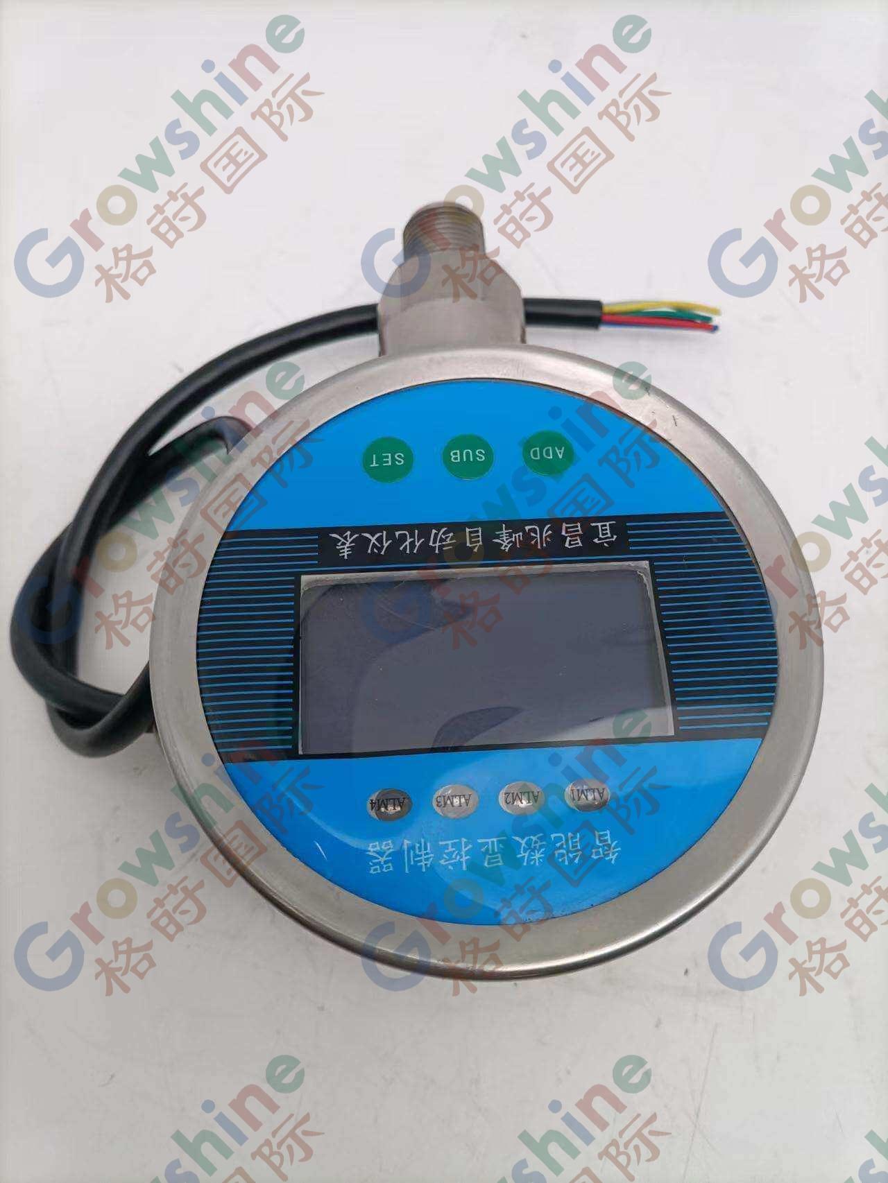 Diffusion silicon/ceramic capacitor pressure sensor controller with intelligent display