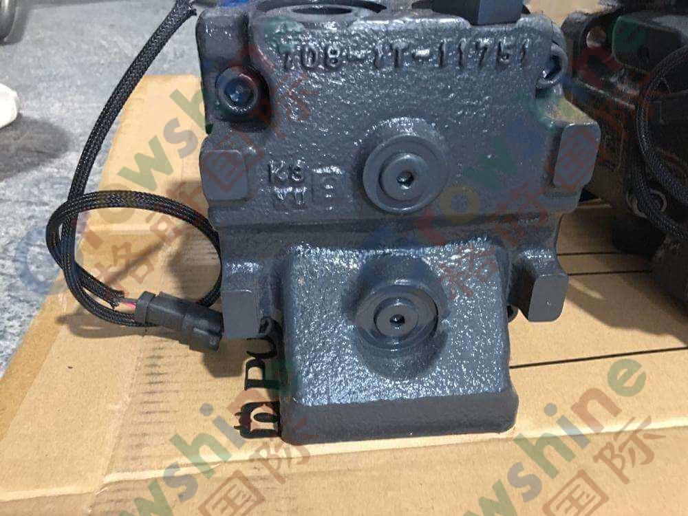 Fan Pump 708-1T-00470 708-1T-00472 for D155-6 Bulldozer