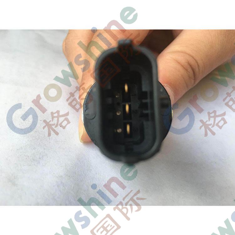 Pressure common rail sensor 6754-72-1210 for PC200-8 PC210-8 PC240-8 Excavator