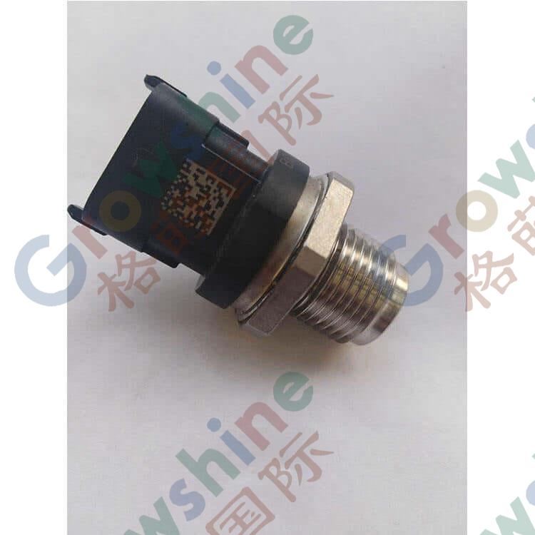 Pressure common rail sensor 6754-72-1210 for PC200-8 PC210-8 PC240-8 Excavator