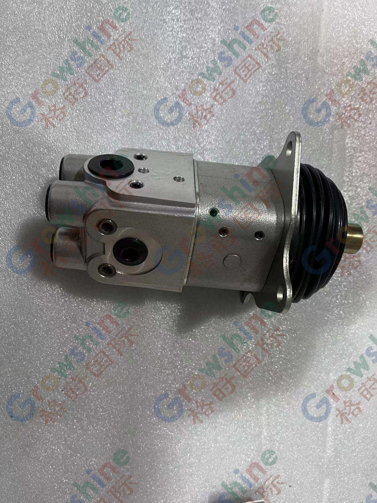Pilot Valve 702-16-01340 702-16-01341 for Komatsu D65PX-12 D65P-12 D65E-12