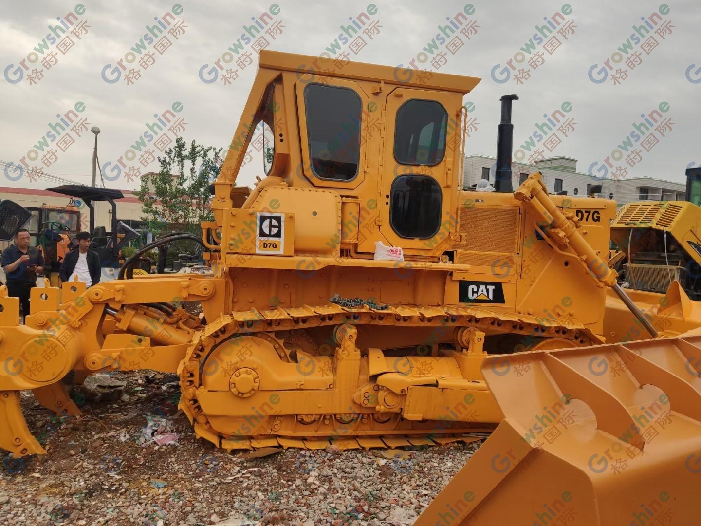 CAT D7G bulldozer
