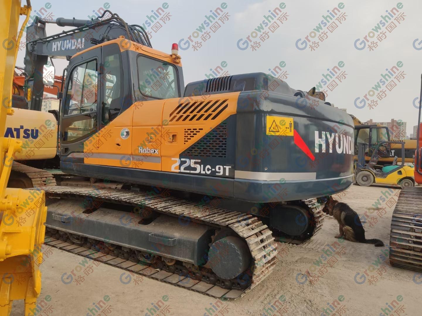 Hyundai 225 225LC-9T Excavator