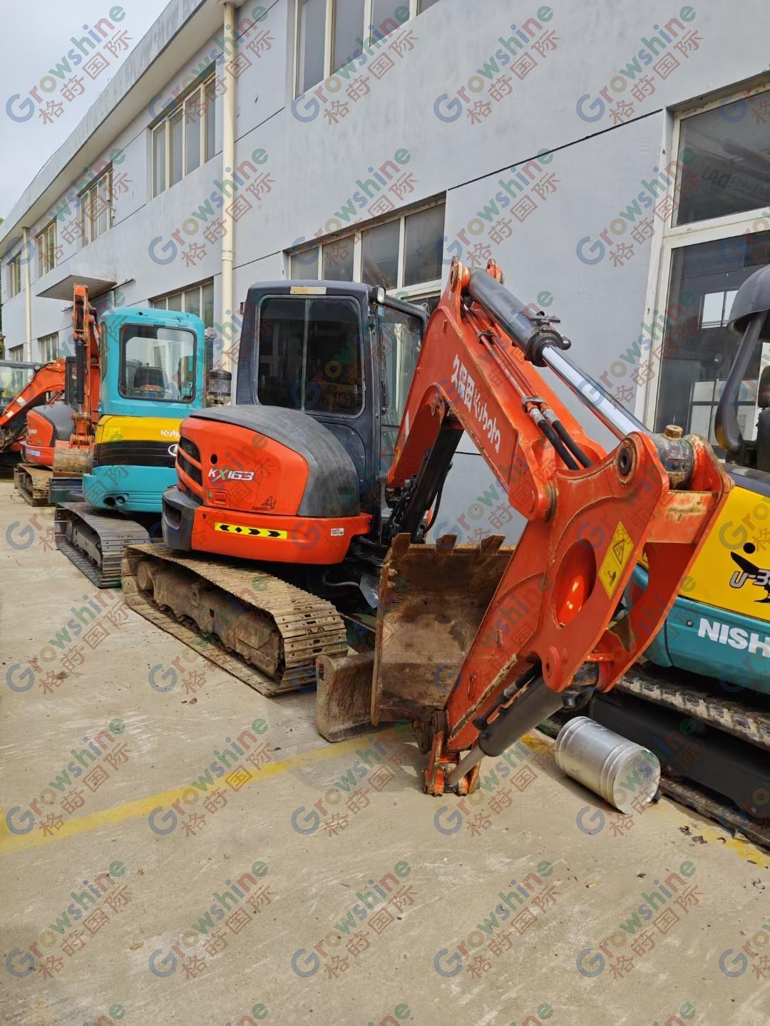 Kubota 163-5 excavator