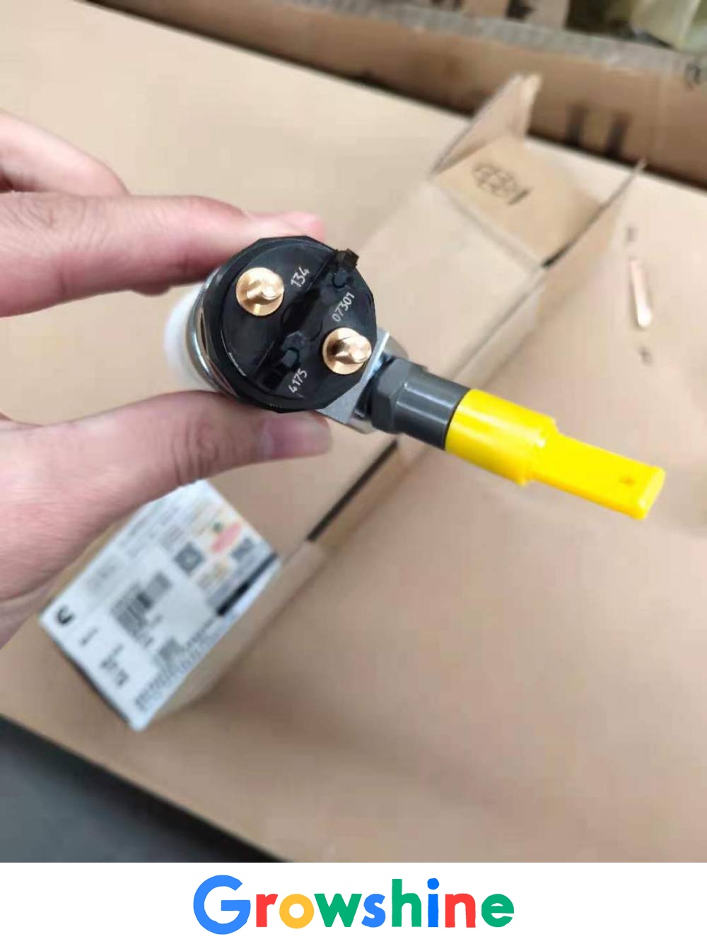 Foton Cummins ISF3.8 oil nozzle 5283275 Foton Omarco fuel injector