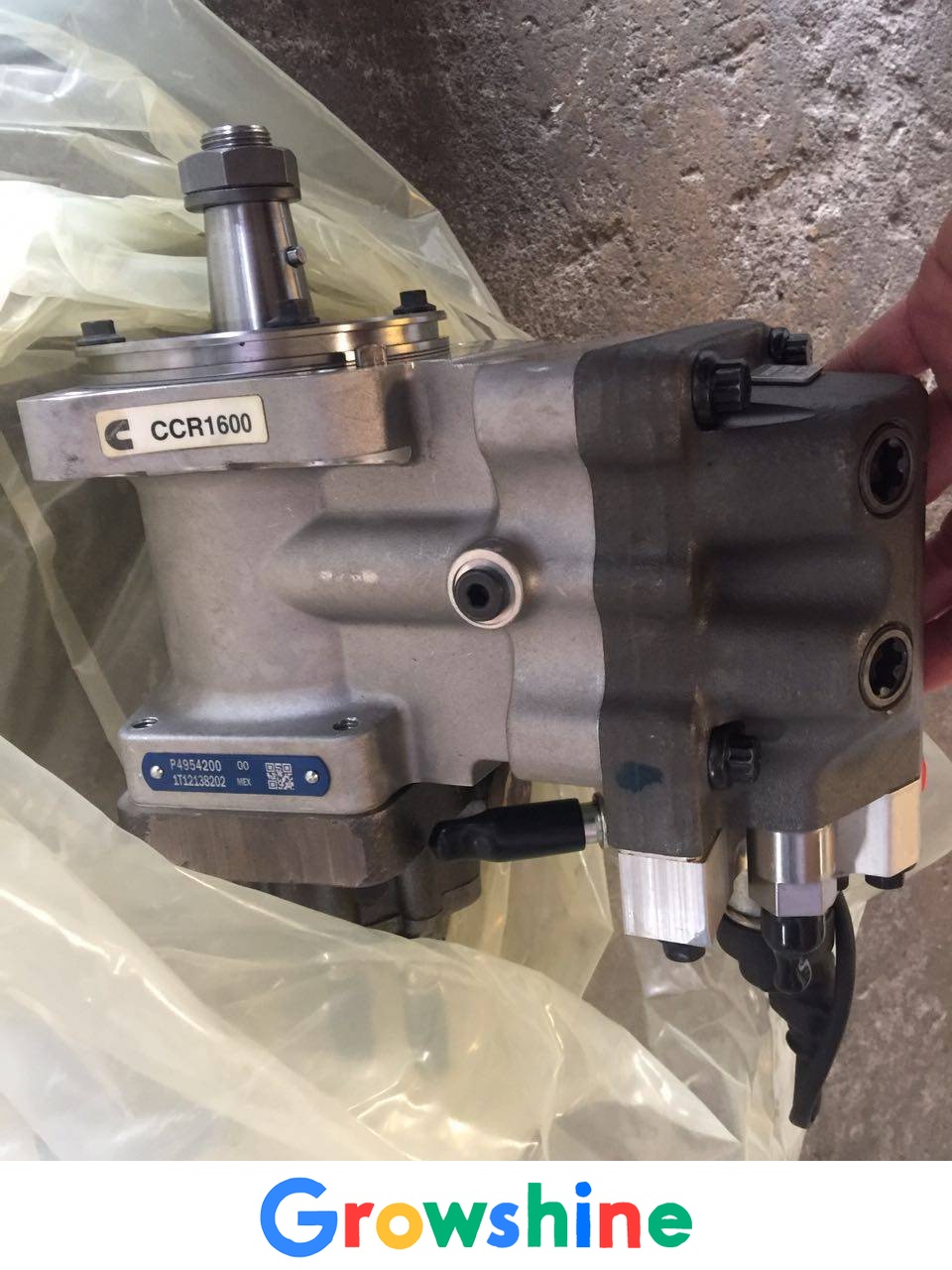 Linyi Cummins QSC8.3 engine fuel pump assembly Cummins full series engine accessories